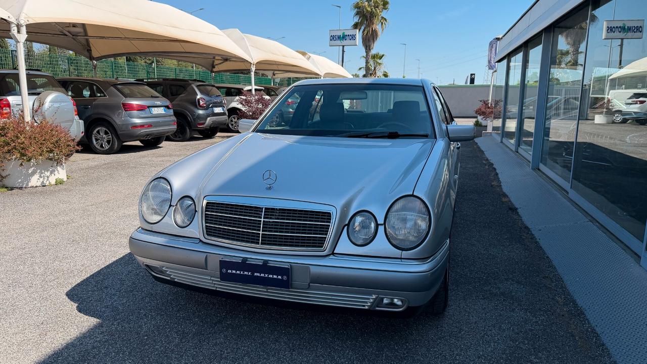 Mercedes-benz E 200 cat Elegance