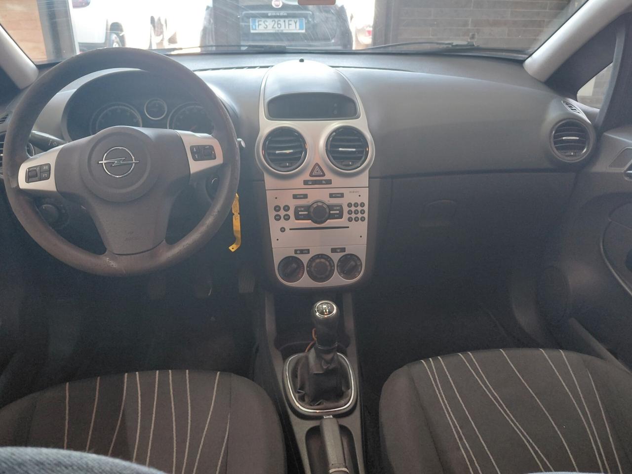 Opel Corsa 1.2 5 porte soli 118000 km