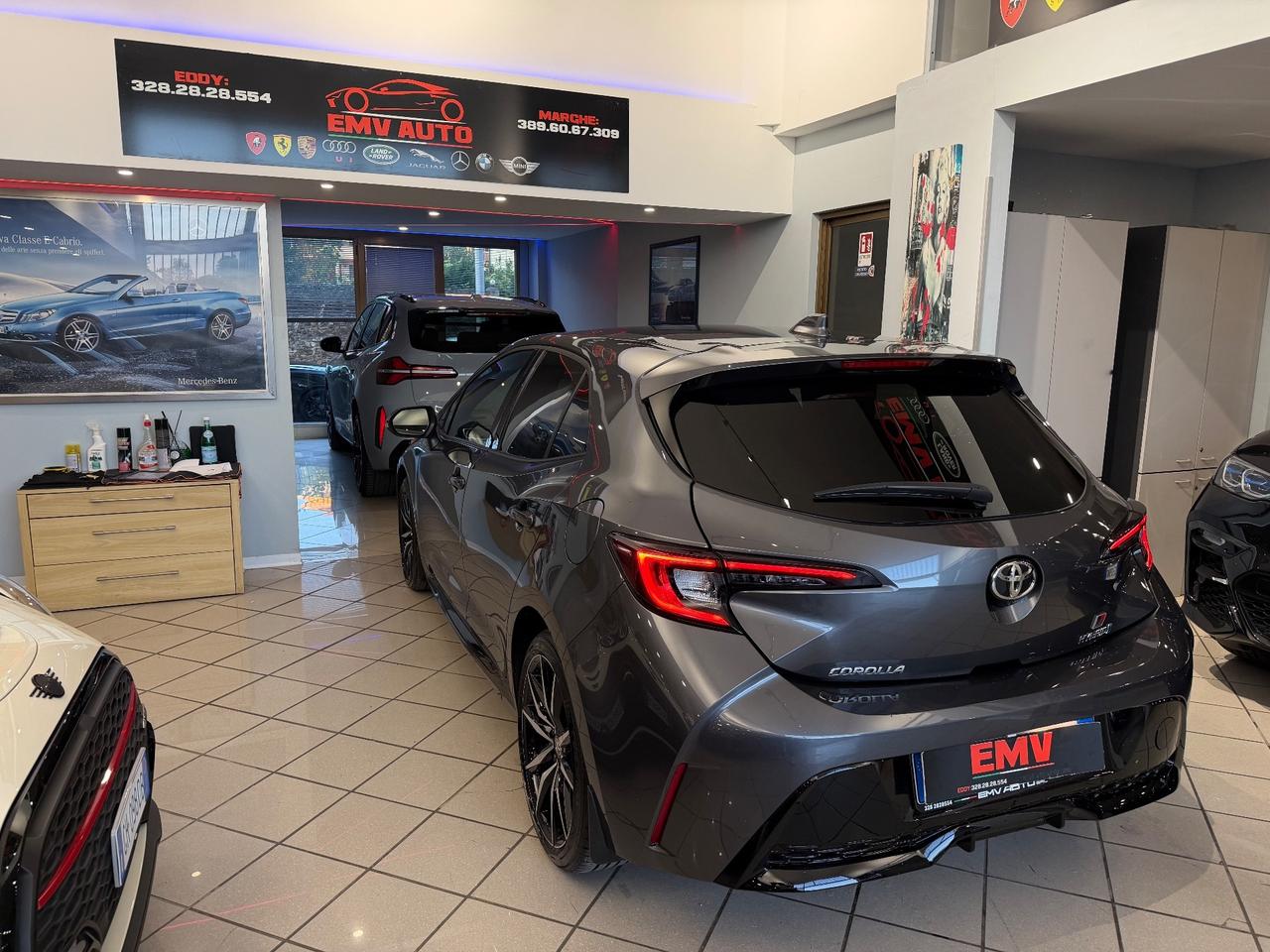 Toyota Corolla GR SPORT 2.0 Hybrid Bi-Tone