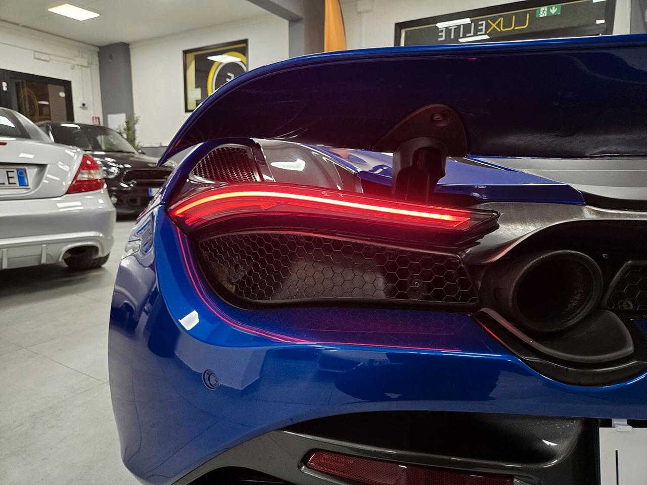Mclaren 720S IVA ESPOSTA INCLUSA -SERVICE -BURTON BLUE -SCARICO