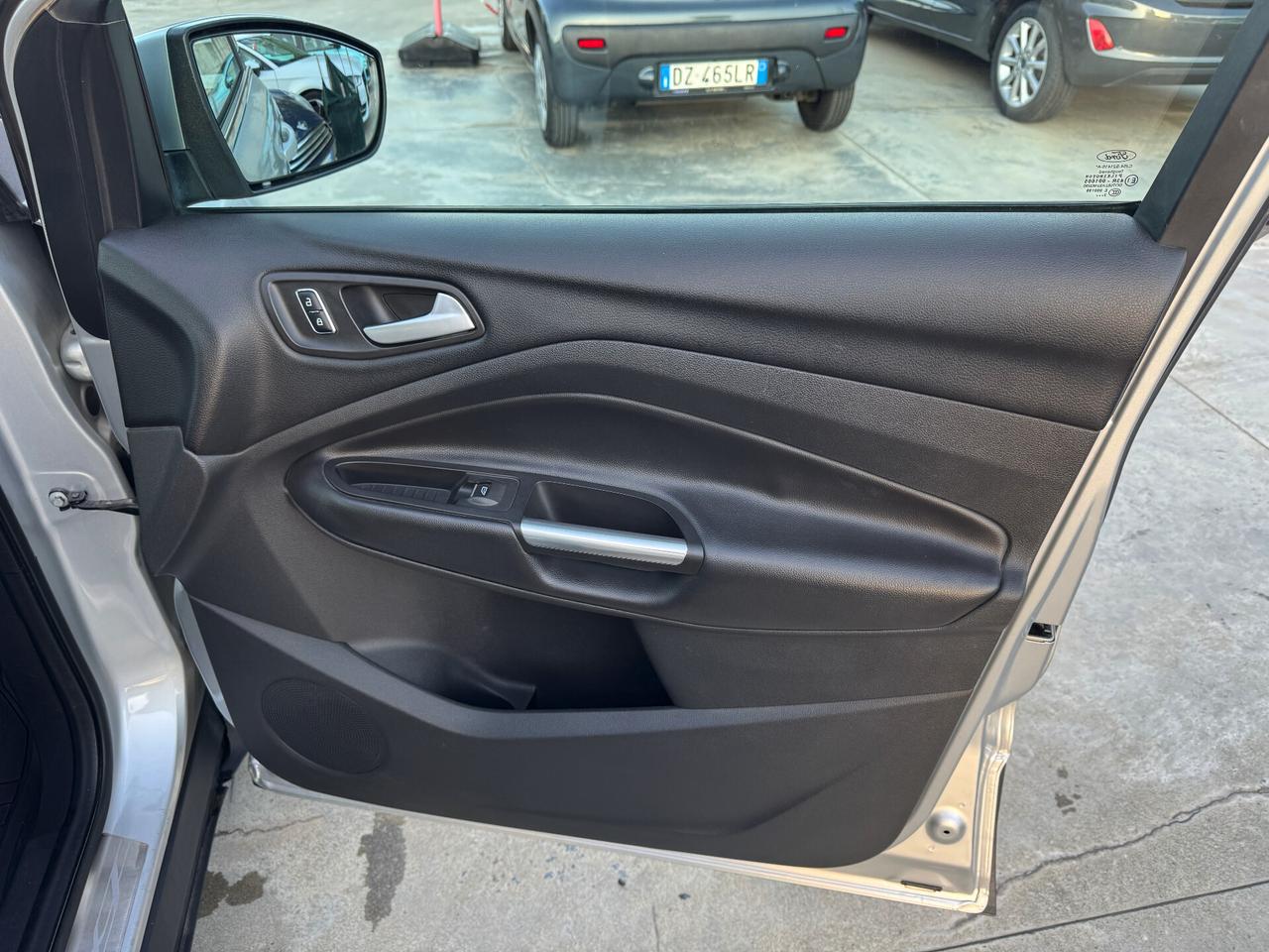 Ford Kuga 2.0 TDCI 140 CV Titanium
