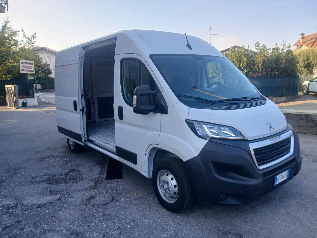 Peugeot Boxer 330 2.2 BlueHDi 140 S&S PC-TN Furgone