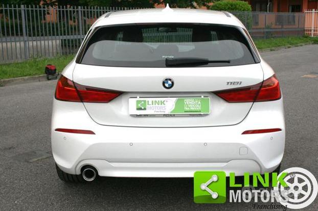 BMW 118 i 5p. Luxury