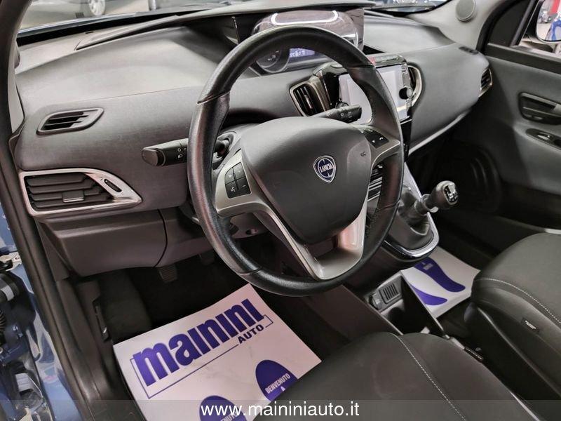 Lancia Ypsilon 1.0 70cv Hybrid 5p Gold + Car Play