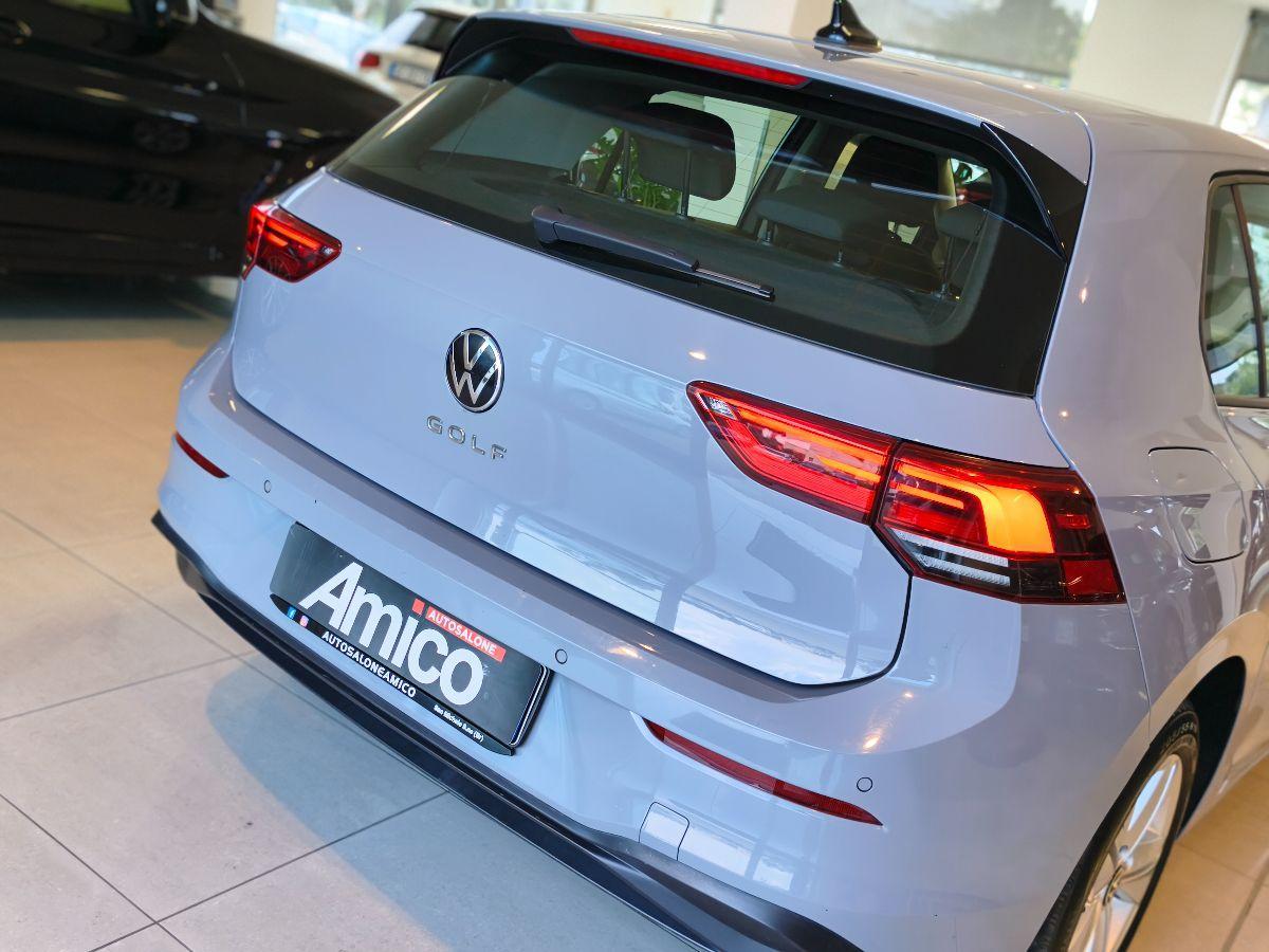 VOLKSWAGEN Golf 8 2.0 TDI Luci Ambient-Cockpit