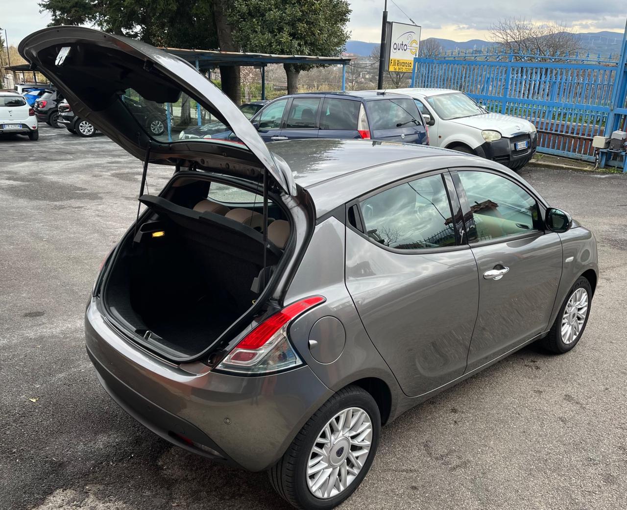 Lancia Ypsilon 1.2 69 CV Gold-solo km 51500-