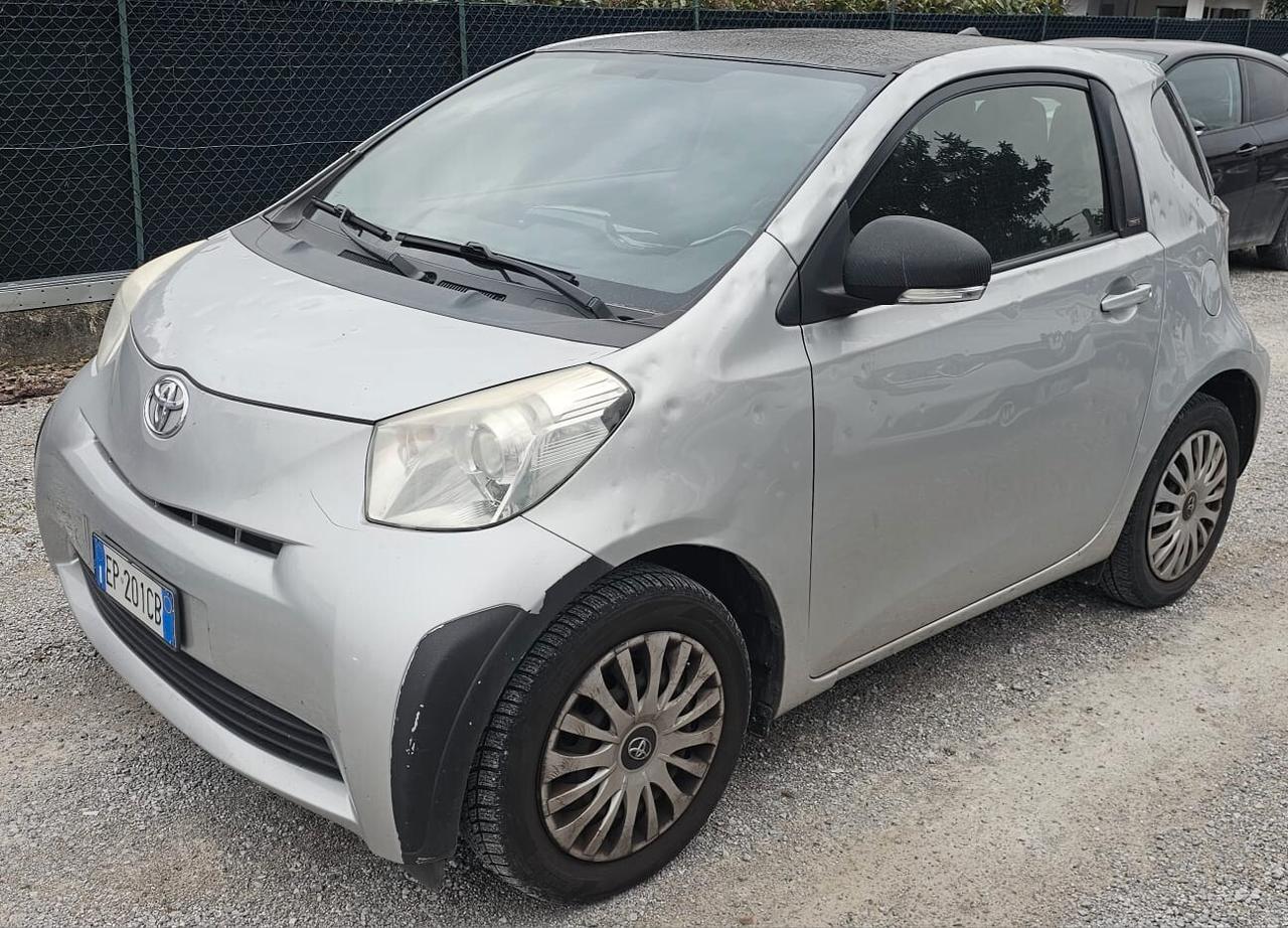 Toyota iQ 1.0 CVT Lounge