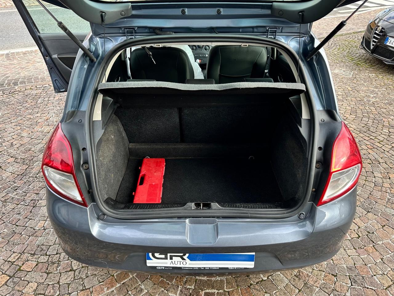 Renault Clio 1.2Bz 75Cv 5P - Neopatentati