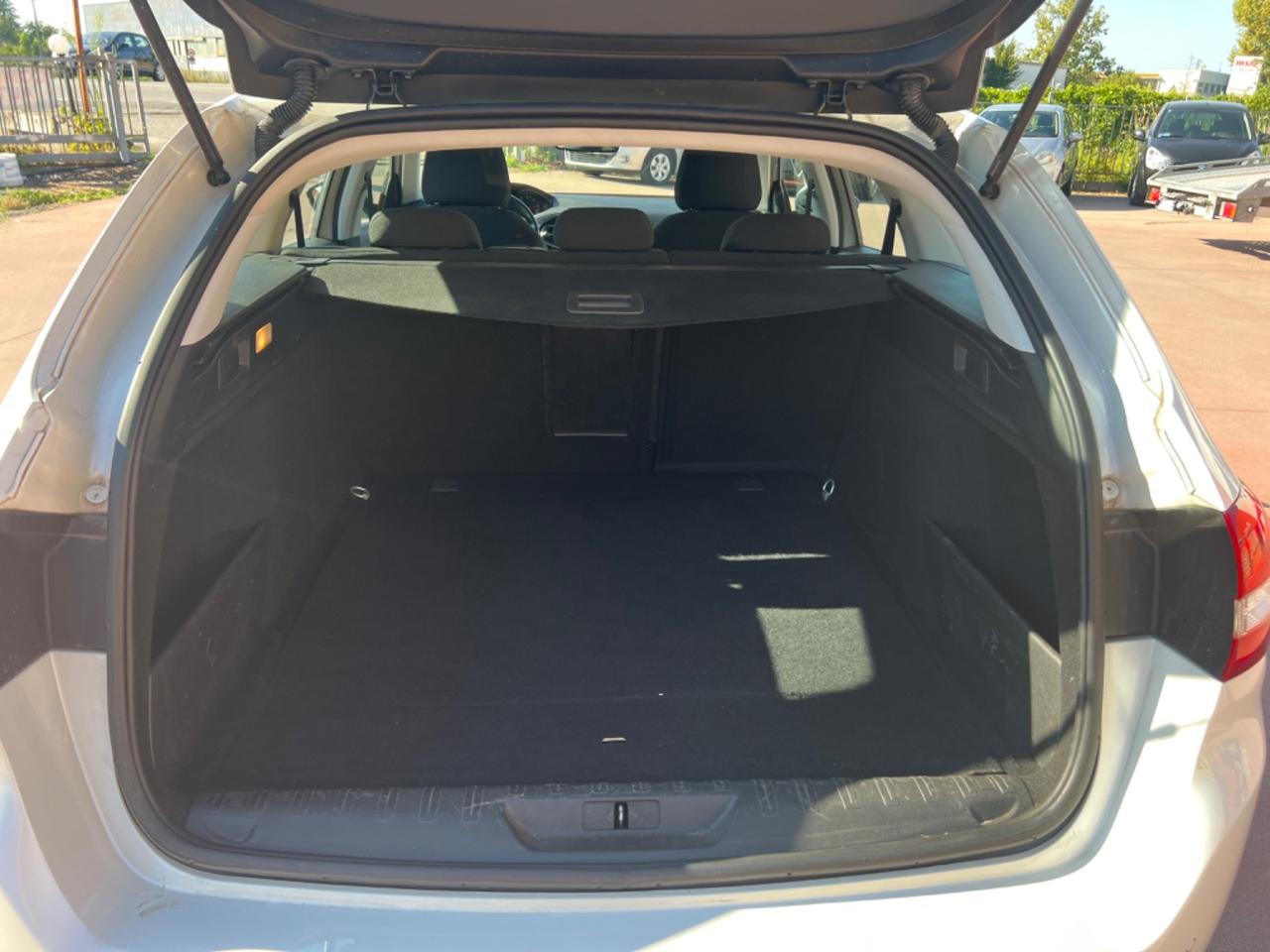 Peugeot 308 BlueHDi 120 S&S EAT6 SW Allure