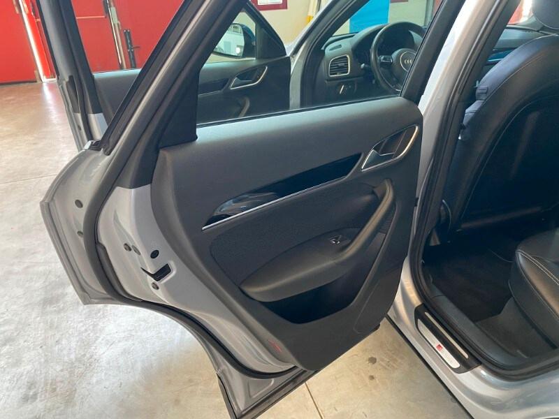 AUDI Q3 Q3 2.0 TDI 120 CV Sport