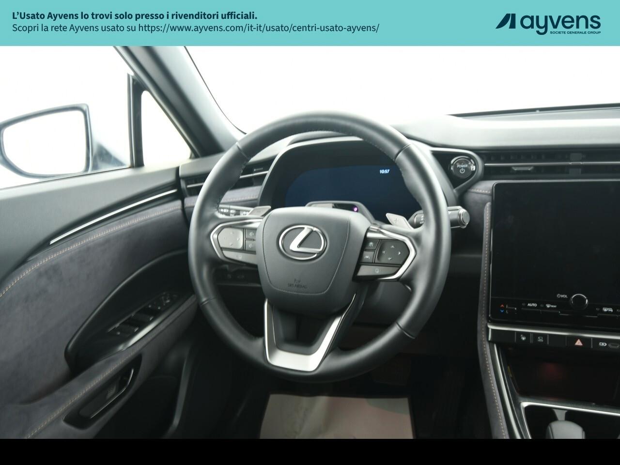 Lexus LBX Hybrid Cool