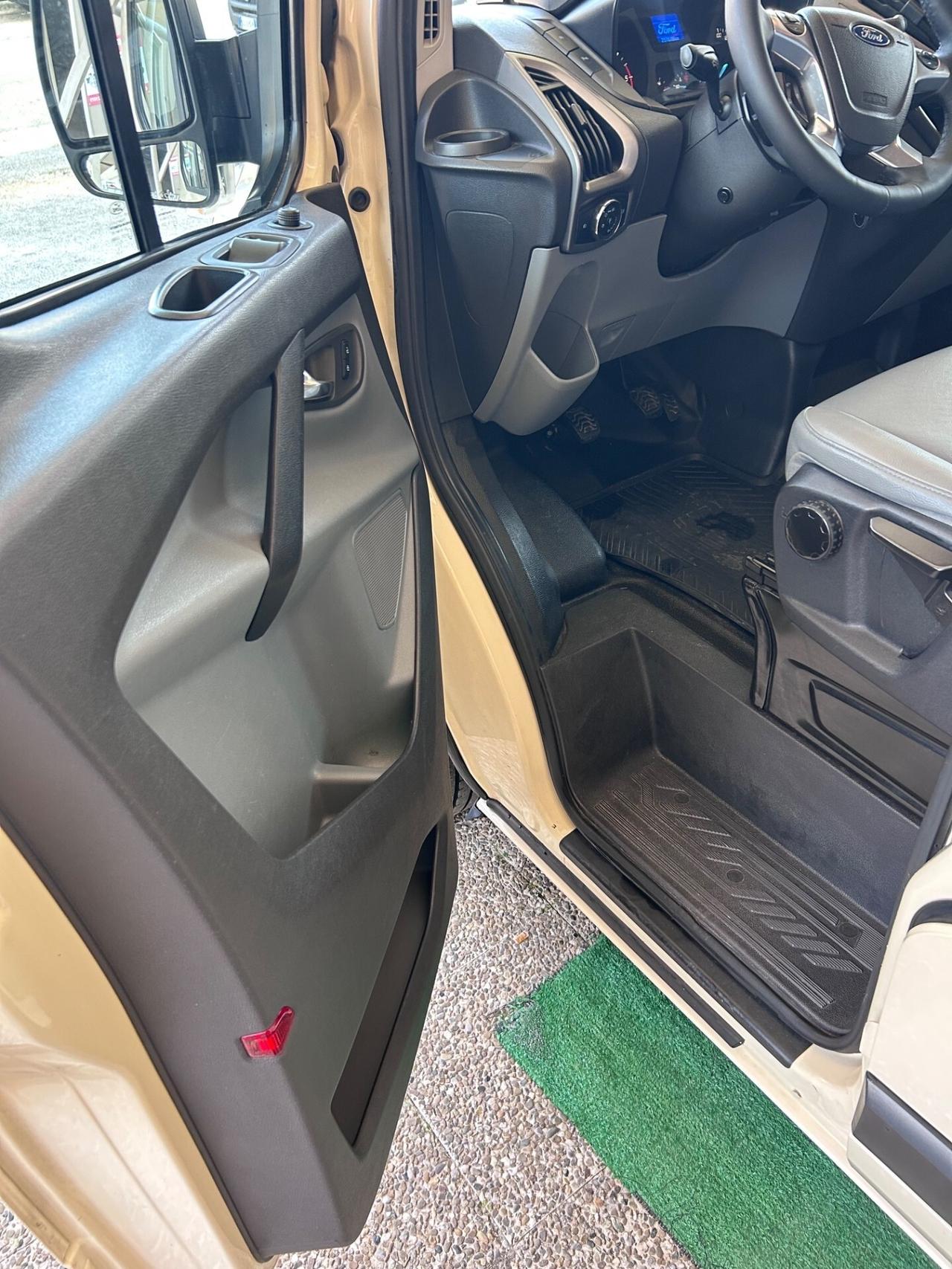 Ford Transit Custom 340 2.0 TDCi 130 PL Combi Tren