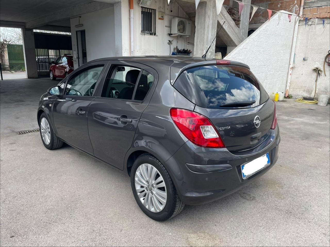 Opel Corsa 1.2 5 porte Cosmo Full dal nord Italia 4 cilindri