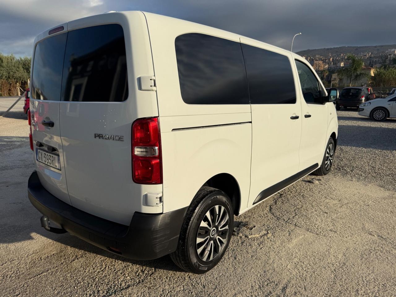 Toyota Proace 2.0D 122CV PL-TN Furgone Medium 4p.14q Comfort