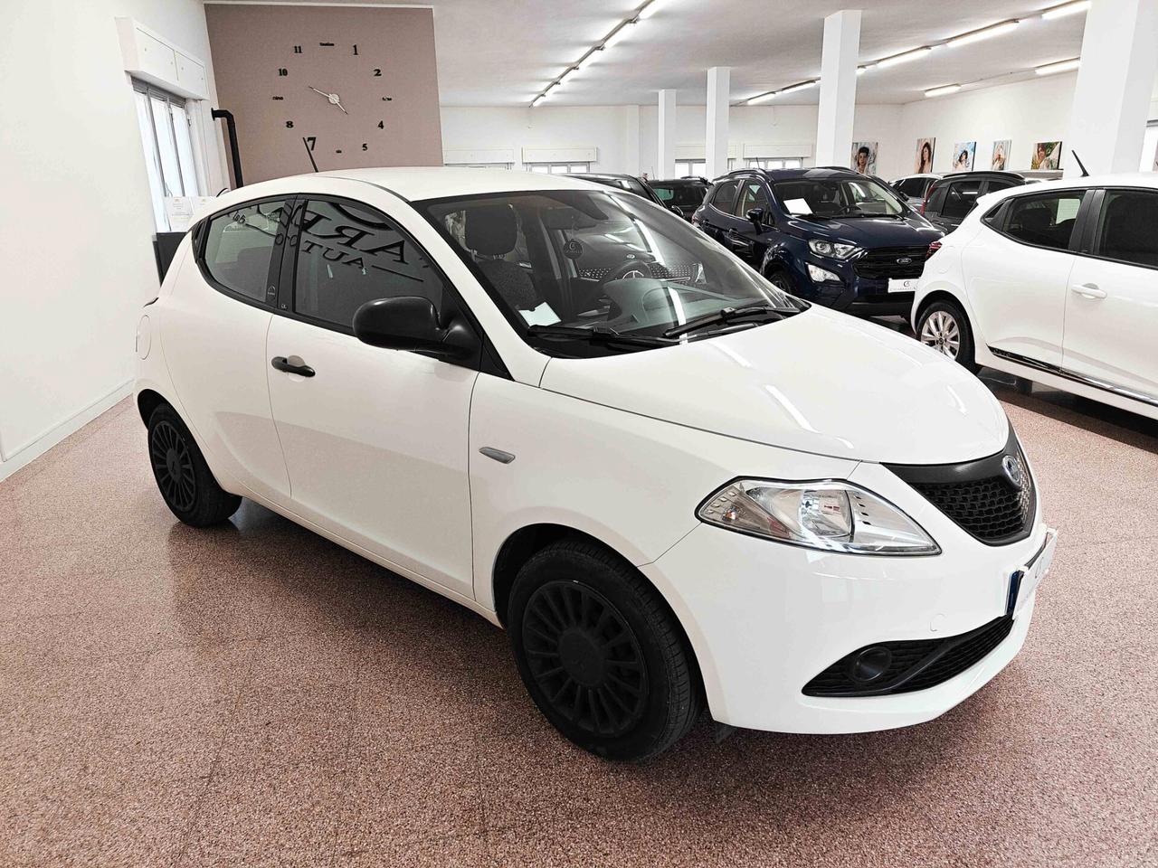 Lancia Ypsilon 1.0 FireFly 5 porte S&S Hybrid Ecochic Gold