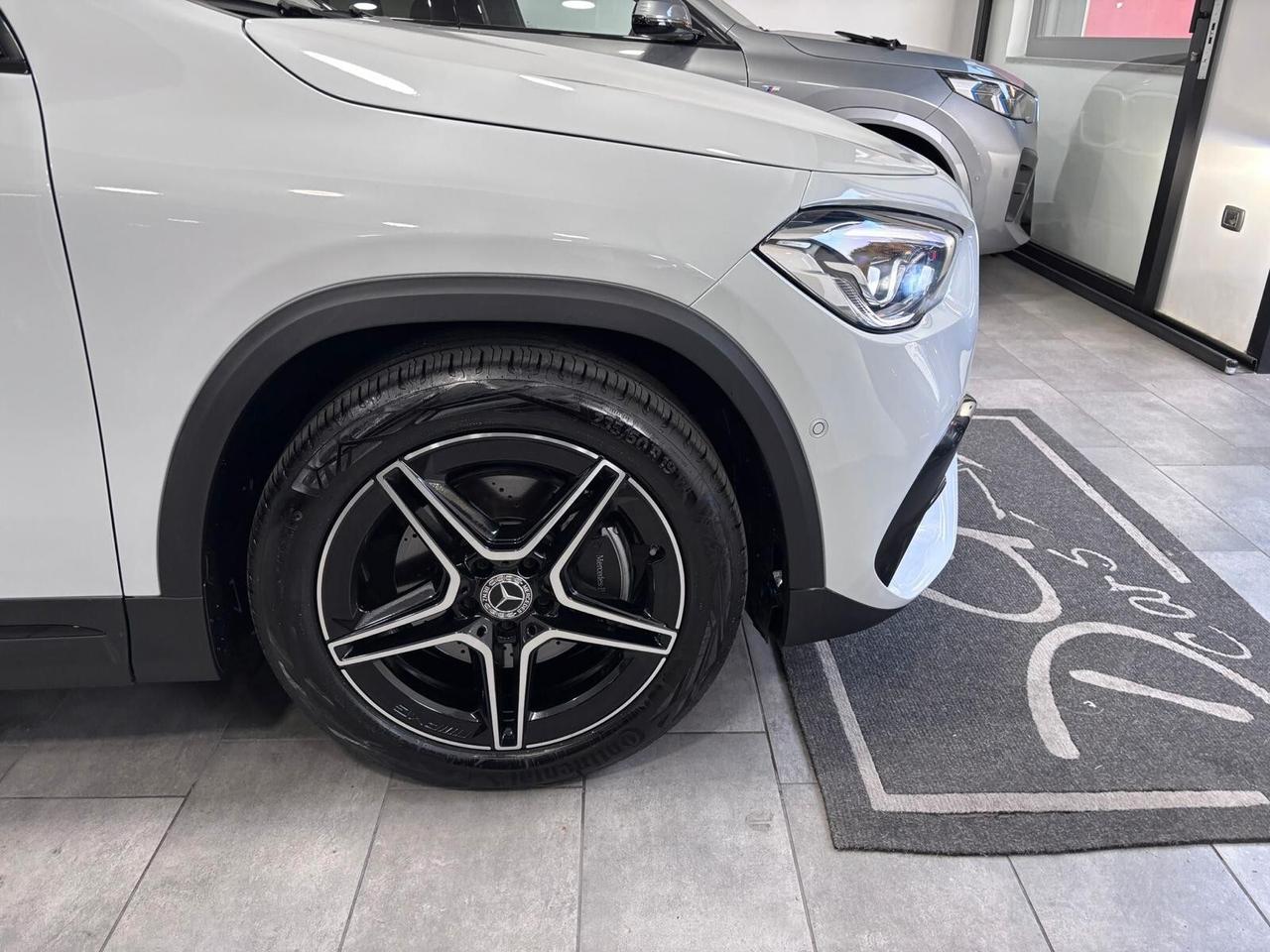 MERCEDES-BENZ GLA200D PREMIUM AMG NAVI-LED