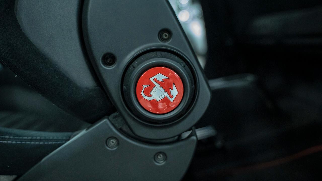 Abarth 595 Competizione 1.4 T JET 180 CV SABELT BREMBO XENO NAVI FULL OPTI