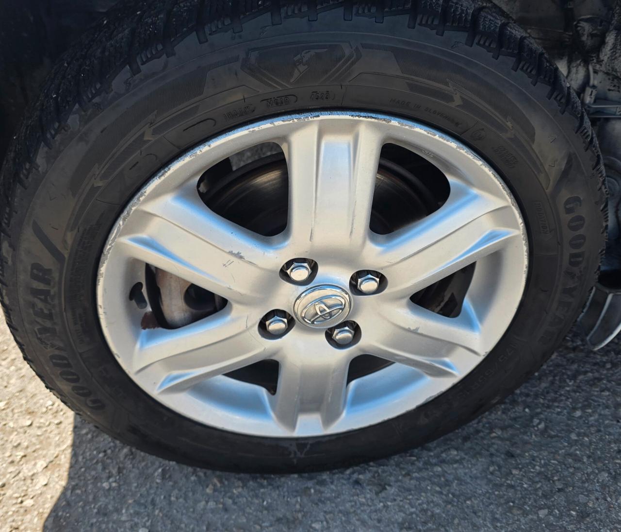 Toyota iQ 1.0 Multidrive