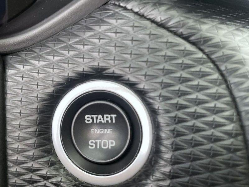 Land Rover Range Rover Velar Range Rover Velar 2.0D I4 240 CV R-Dynamic S