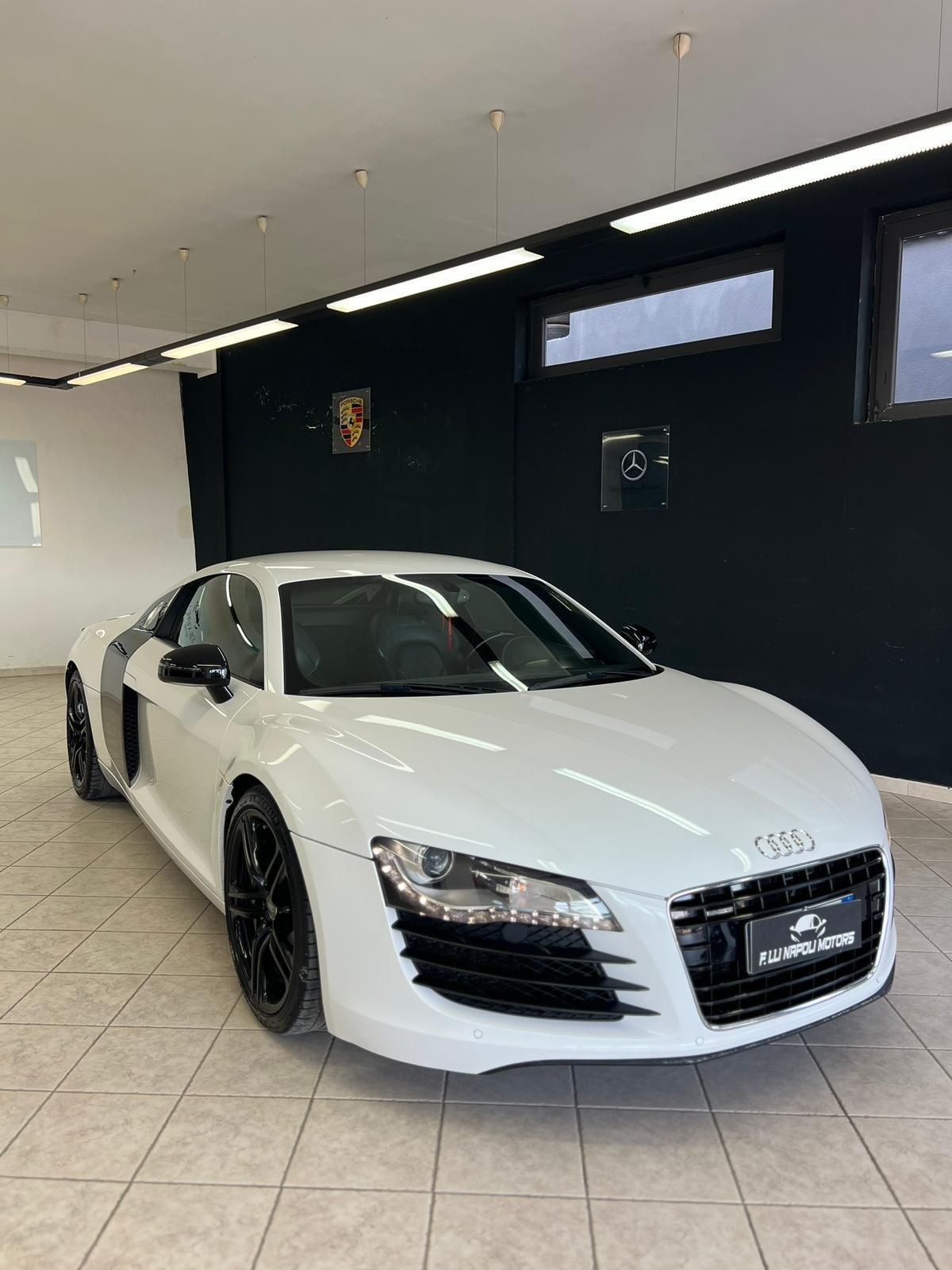 Audi R8 4.2 V8 FSI quattro R tronic