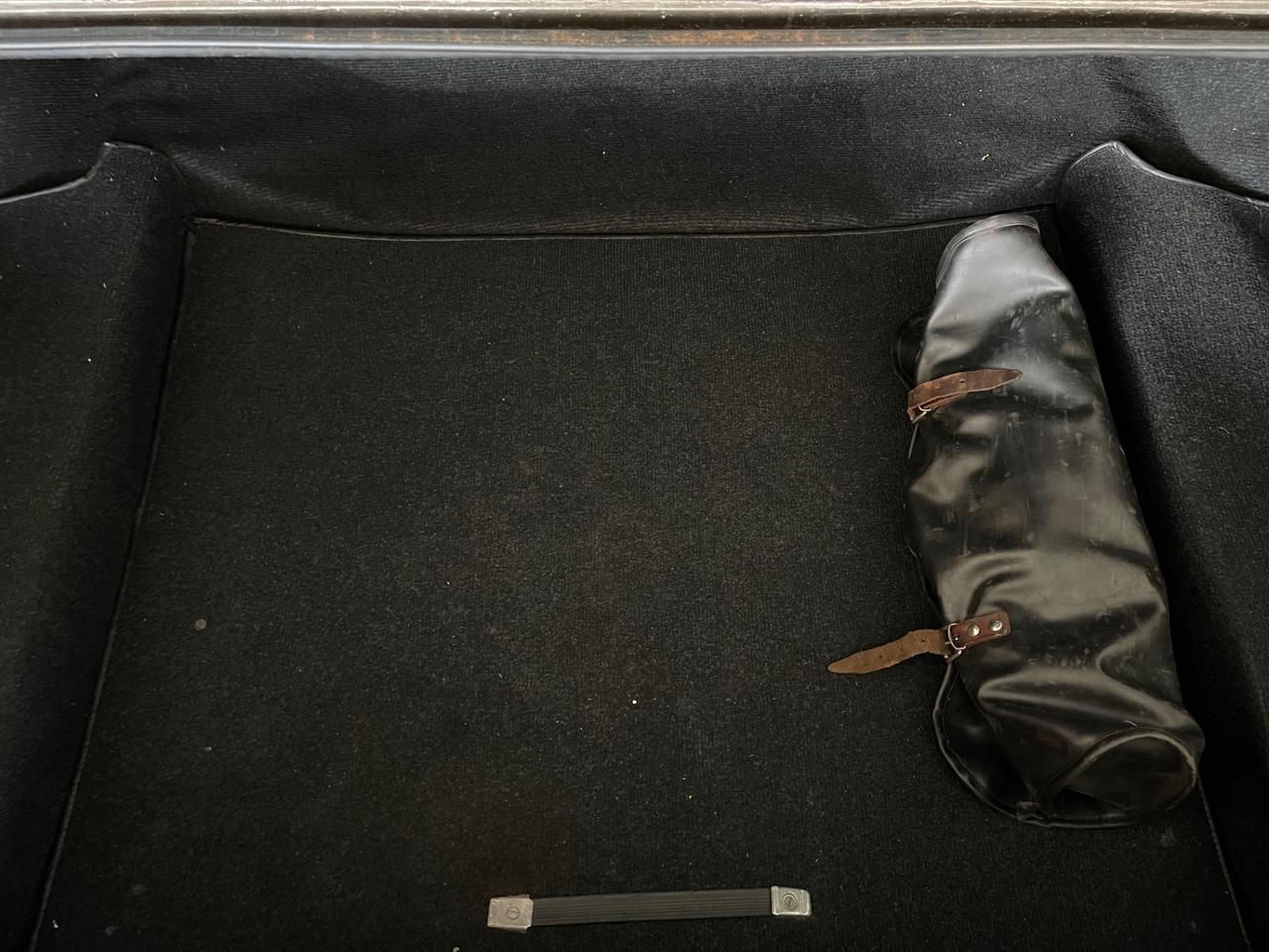 Ferrari 365 GT4 2+2 ASI Monodado PERMUTE RATE