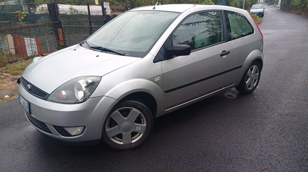 Ford Fiesta 1.2 75 CV Gpl sino 2033 .Distr Nuova .