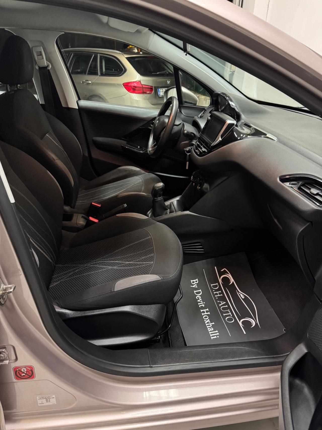 Peugeot 208 1.4 HDi 68 CV 5 porte Allure