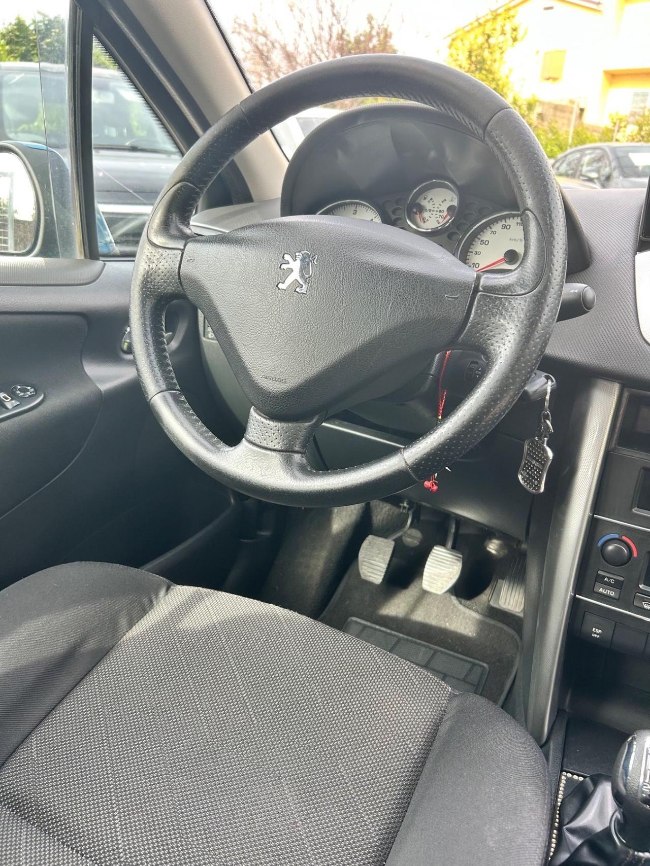 Peugeot 207 1.4 HDi 70CV 5p.