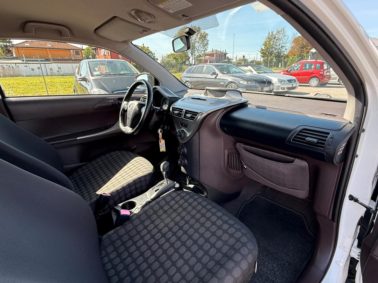 Toyota iQ 1.0 Multidrive
