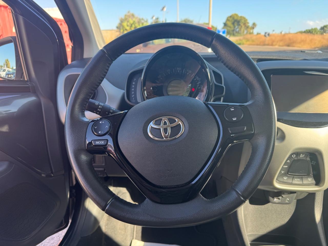 Toyota Aygo 1.0 VVT-i 69 CV 5 porte x-cool