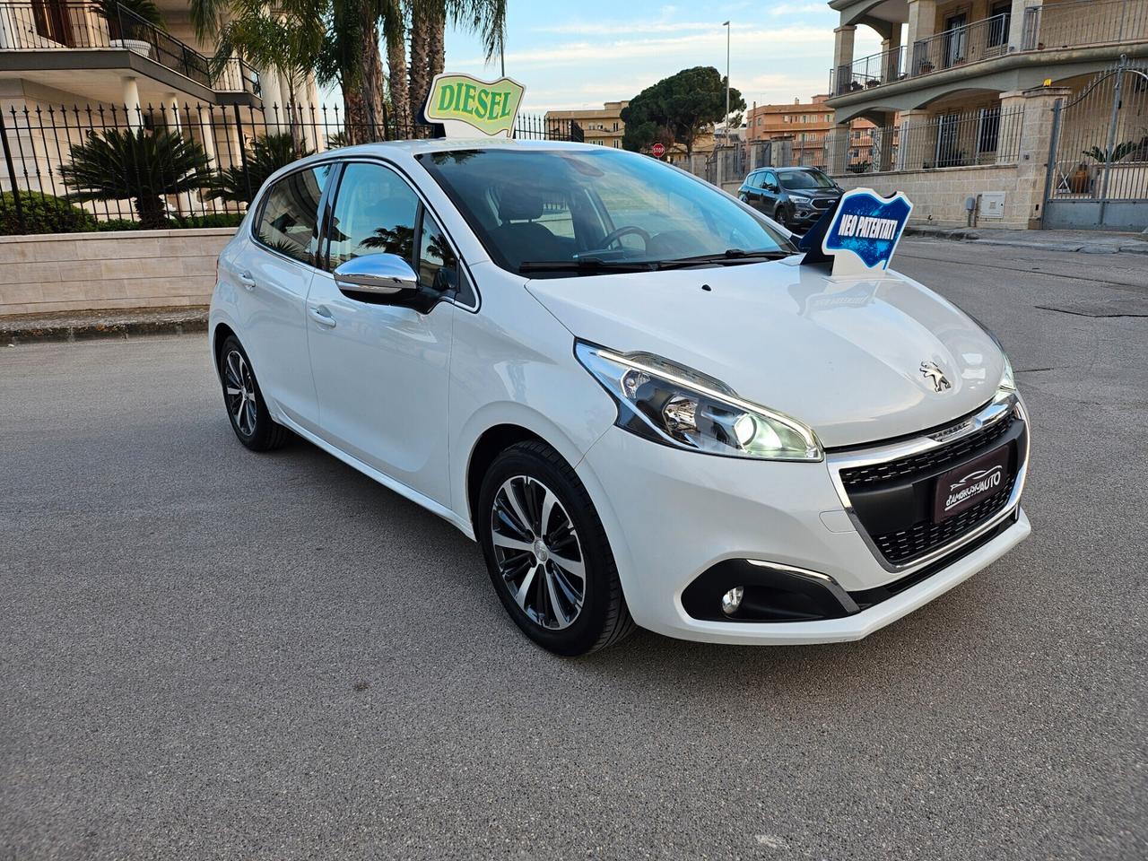 Peugeot 208 1.6 BlueHDi 100 CV Allure