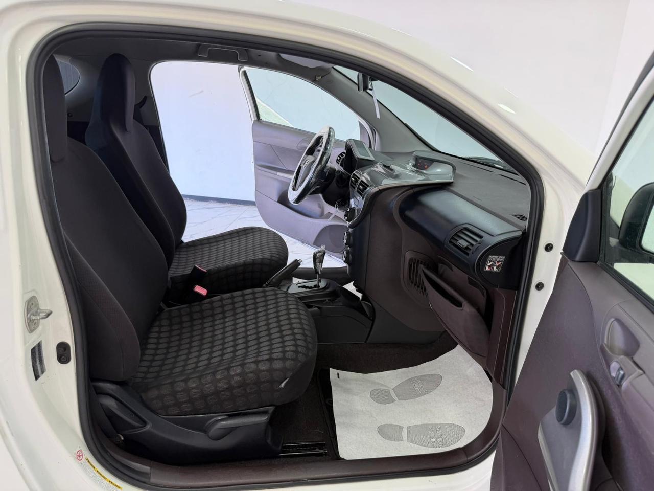 Toyota iQ 1.3 Executive-AUTOMATICA-2009