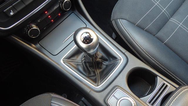 MERCEDES-BENZ A 180 Sport