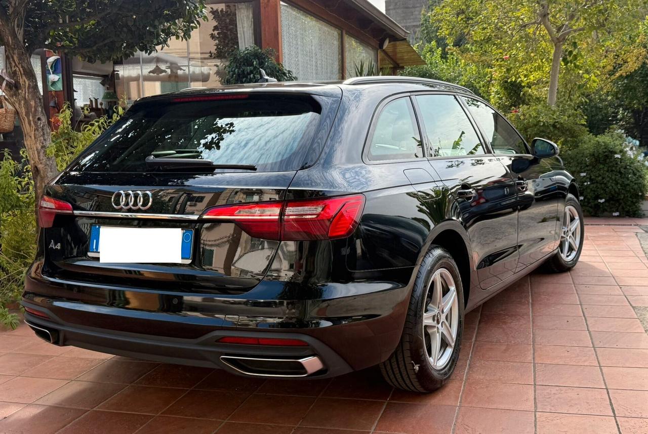 Audi A4 Avant 30 TDI/136 CV S tronic Business