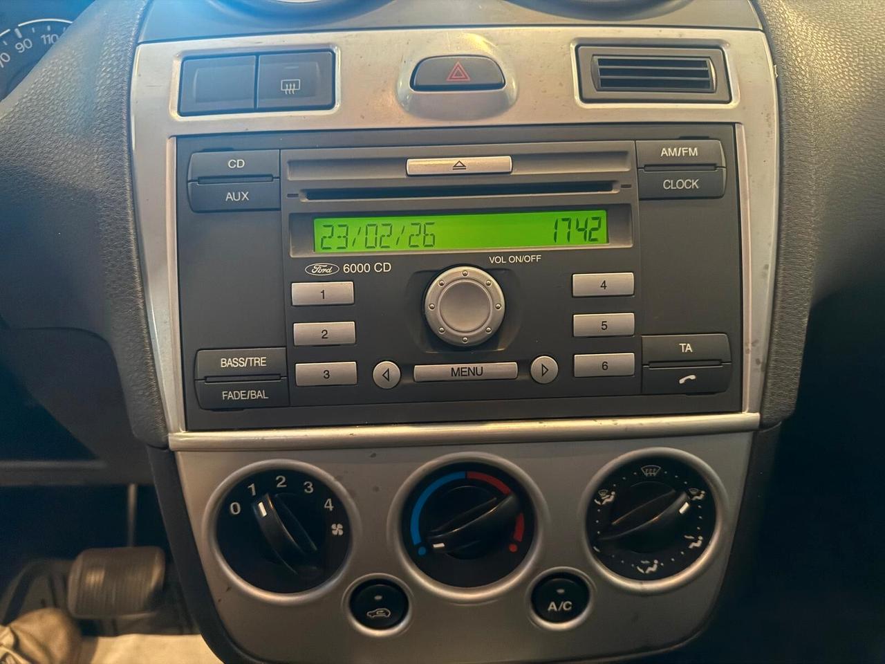 Ford Fiesta 1.4 automatica