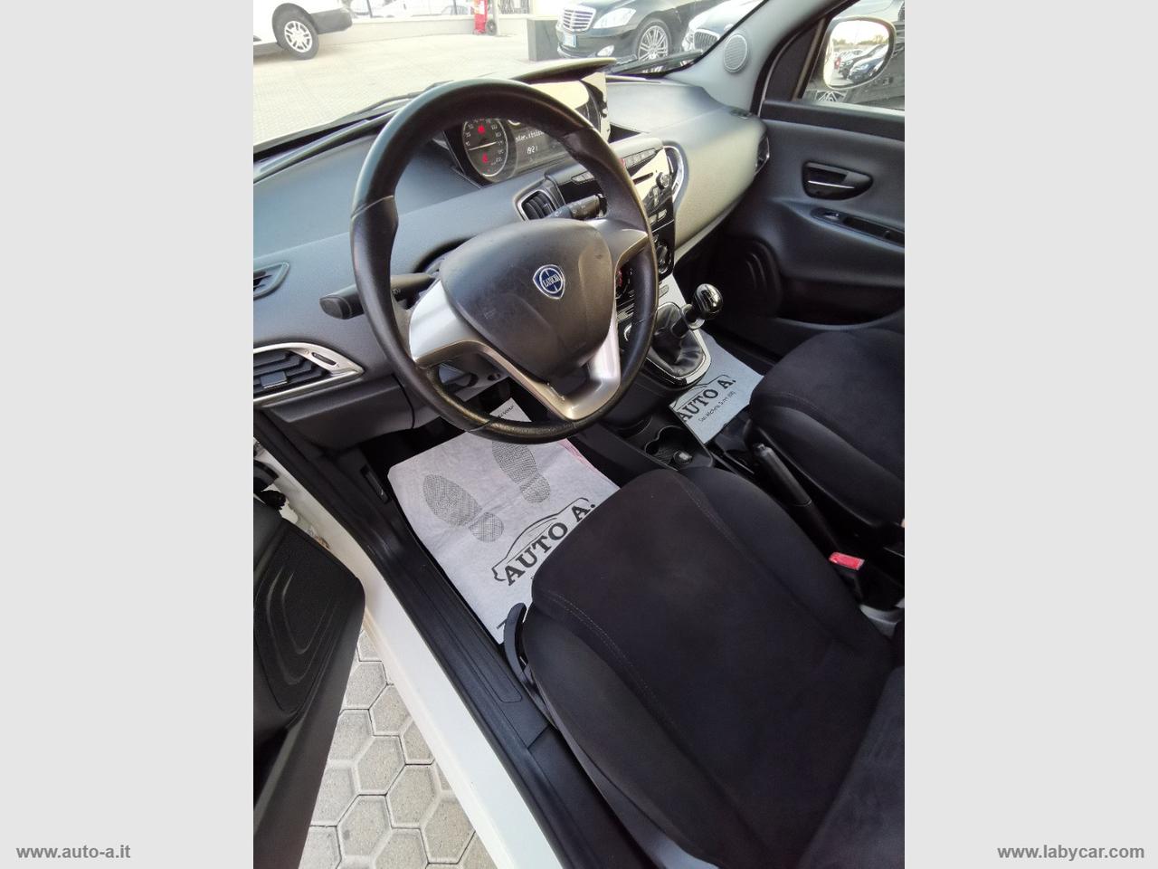 LANCIA Ypsilon 1.2 69 CV 5p. Platinum