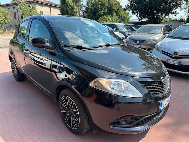 Lancia Ypsilon 1.0 FireFly 5 porte S&S Hybrid Ecochic Gold