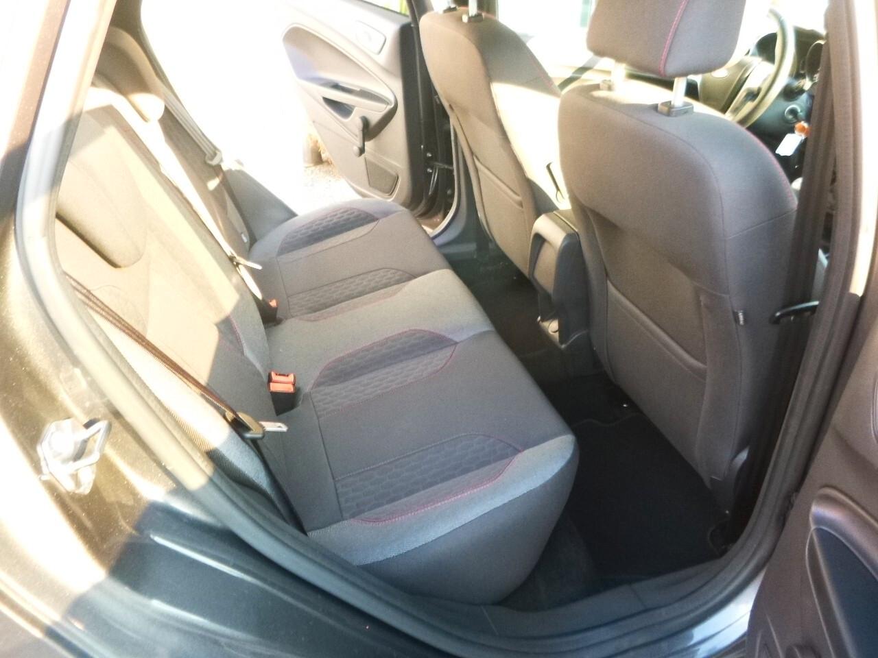 Ford Fiesta 1.5 TDCi 75CV 5 porte ST-Line NEOPATENTATI