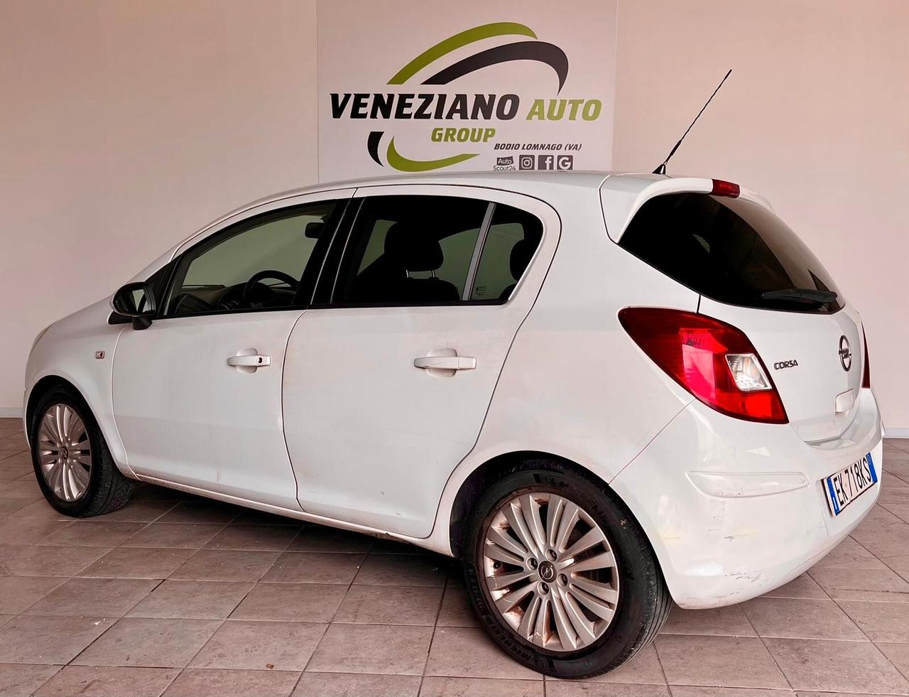 Opel Corsa 1.2 5 porte Club