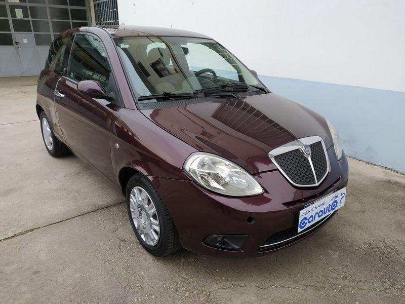 Lancia Ypsilon 1.3 MJT 75 CV Oro