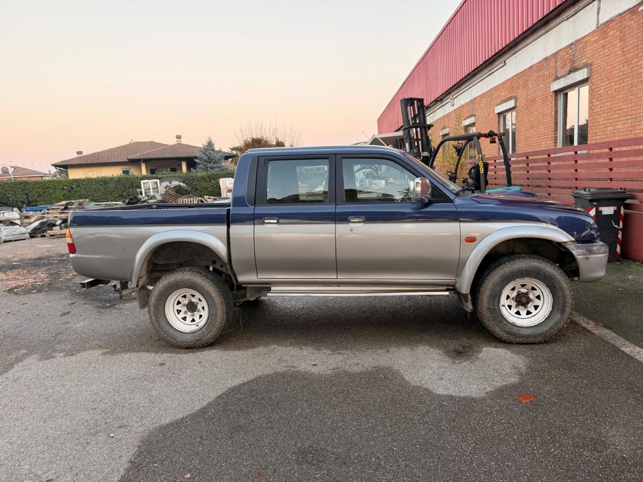Mitsubishi L200 2.5 TDI 4WD Club Cab Pick-up GLX