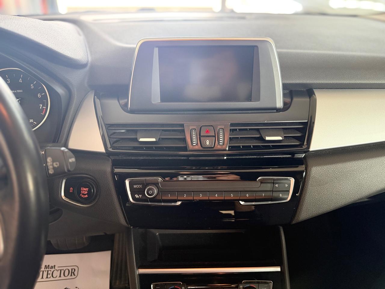 Bmw 218 218i Advantage AUTOMATICO NEOPATENTATI