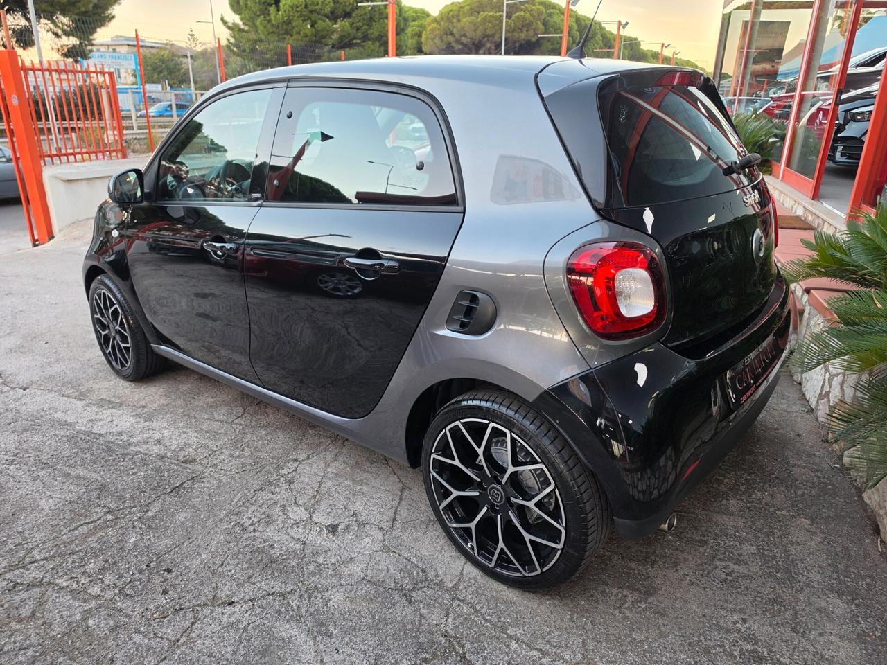 Smart Forfour 900 benzina 11/2016 Cv90 AUTOMATICA