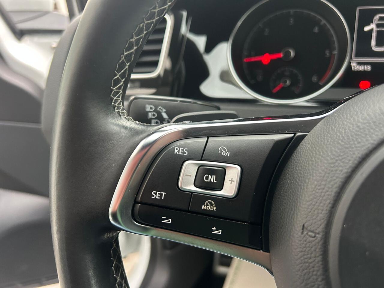 Volkswagen Golf 1.6 TDI 110Cv R-LINE DSG/LED-2017