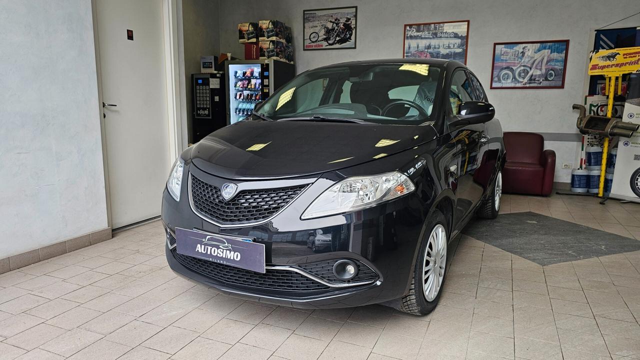 Lancia Ypsilon 0.9 TwinAir 85 CV 5 porte S&S DFN Unyca