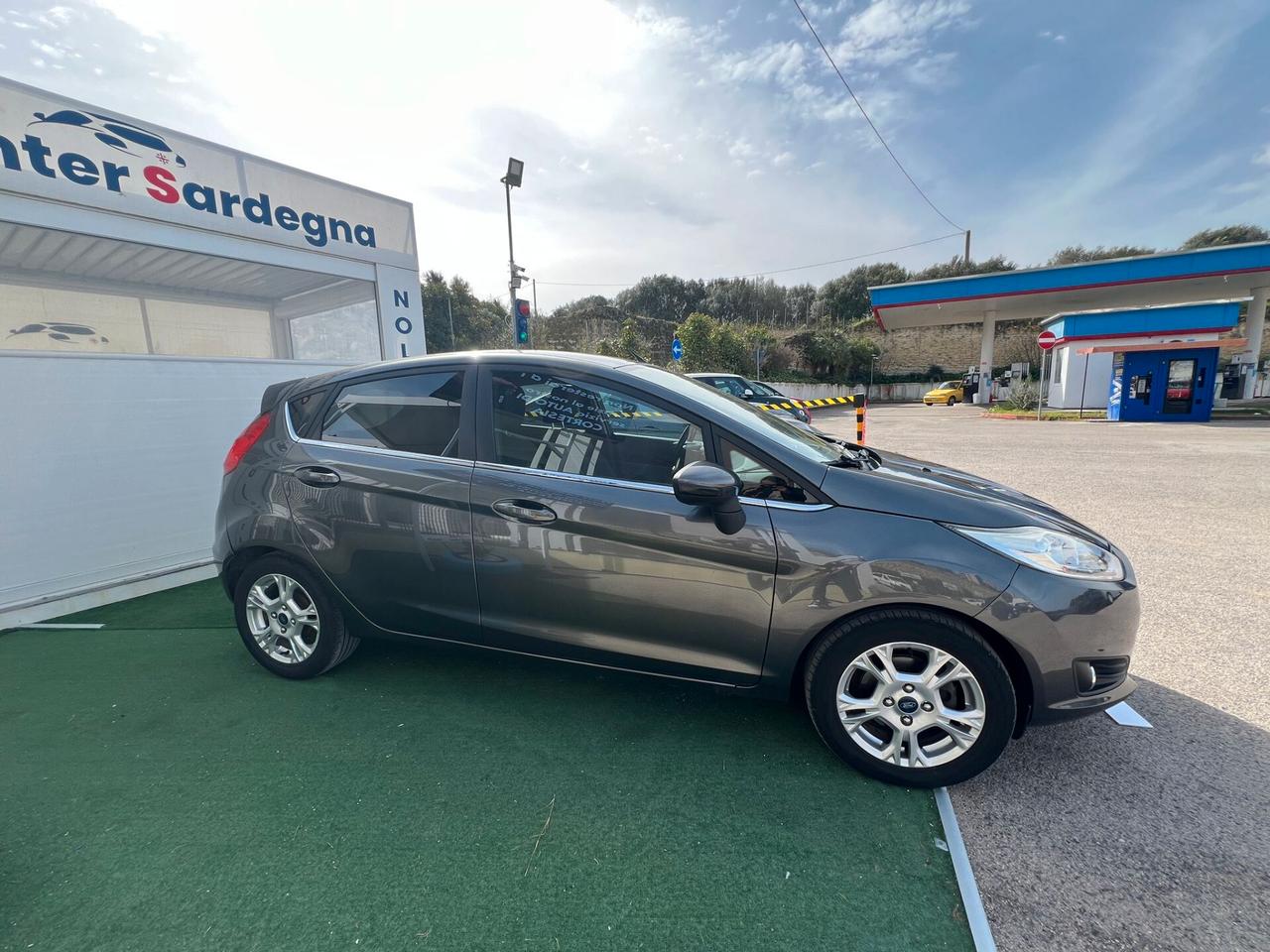 Ford Fiesta 1.5 TDCi 75CV 5 porte Titanium