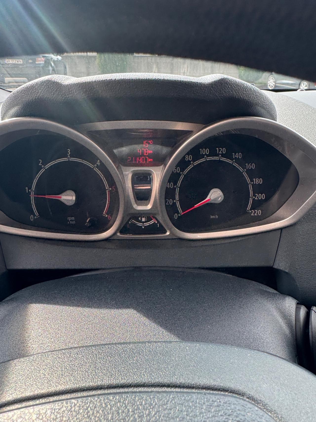 Ford Fiesta 1.4 TDCi 68CV 5 porte Titanium