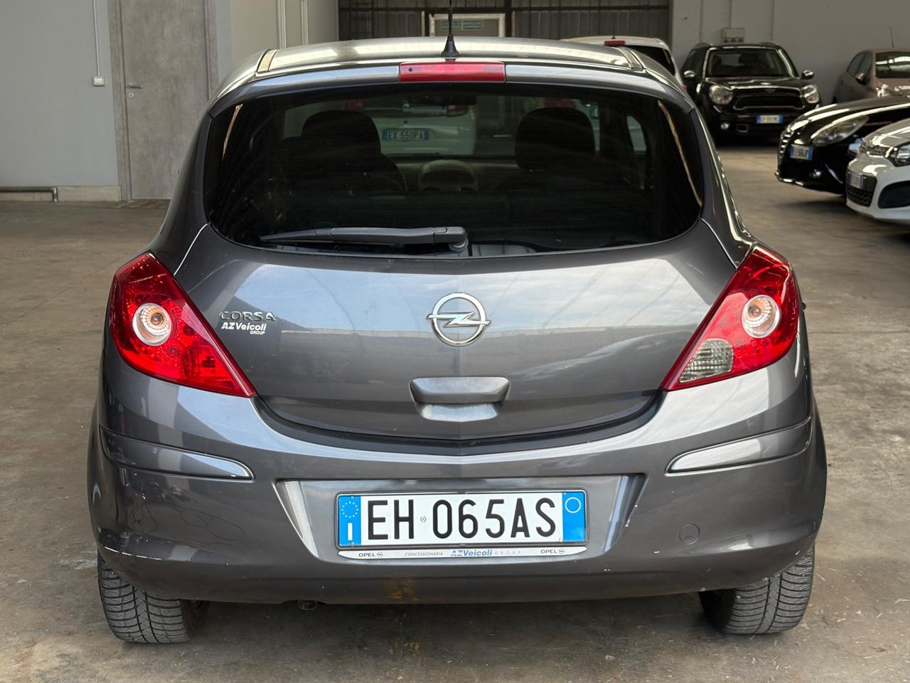 Opel Corsa 1.2 5 porte Club