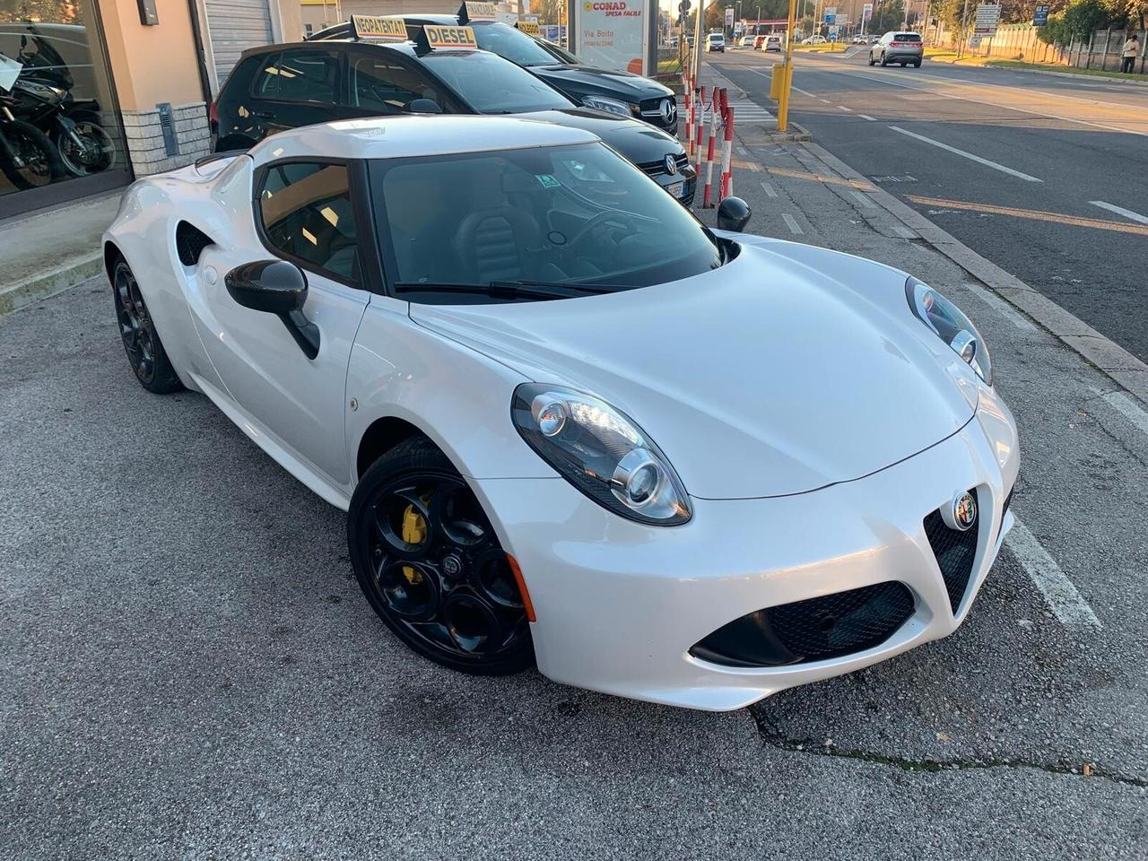 Alfa Romeo 4C 1750 TBi carbon