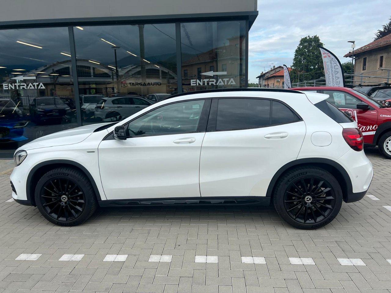 Mercedes GLA 180 Night Edition auto